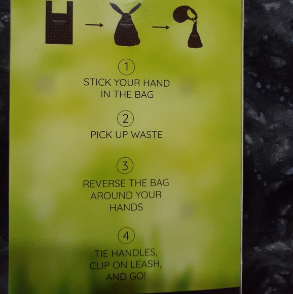 100 The Handle Pet Waste Bags w/Free Leash Clip - Picture 4 of 7